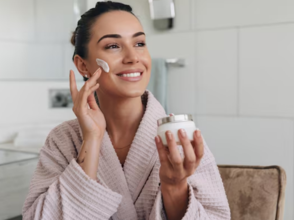 Creme com Extratos Naturais: Por Que Escolher Produtos à Base de Ervas