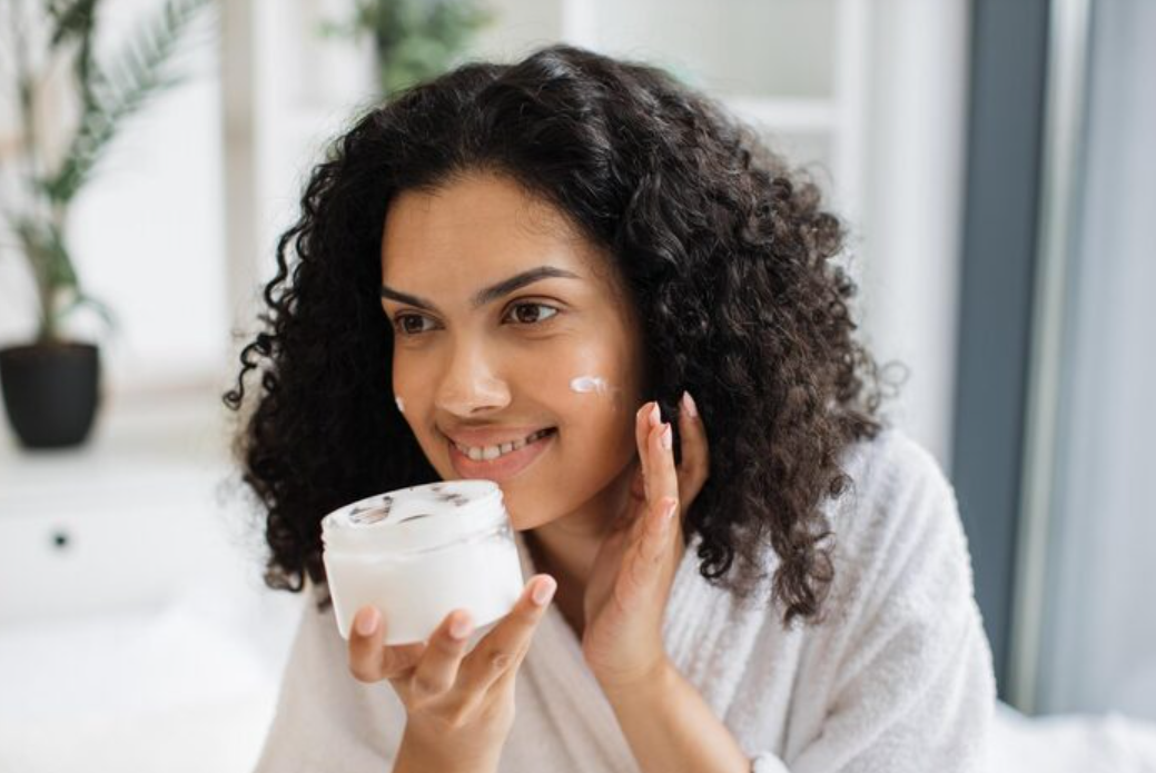 Creme Revitalizante para o Rosto: Benefícios e Como Incluir na Rotina